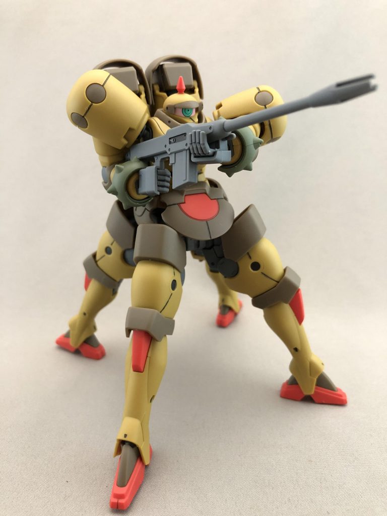まず一体目はプレバン商品、デスビーストくん。多脚の割に稼働範囲が狭い、せっかくのデスアーミーの変形ギミックが活かされていない、合わせ目ガッツリと、色々と残念なところも多いキットですが、ボリューム感と安定性はピカイチ。ポージングをして飾るとかなりの満足感がありお気に入りです。