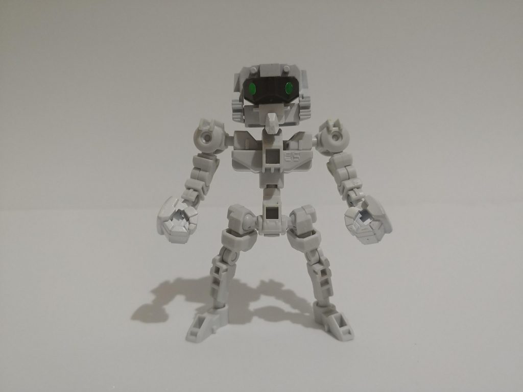 「ティンペット」という素体に各パーツと、頭脳（AI）であるメダルを組み込むことでメダロットが完成します。組み合わせによって性能が変化するのでコレクション性も高く、当時はポケモンよりも夢中でやってました。今回はCS（クロスシルエット）フレームがティンペットに見えたのがきっかけで作成に着手しました。