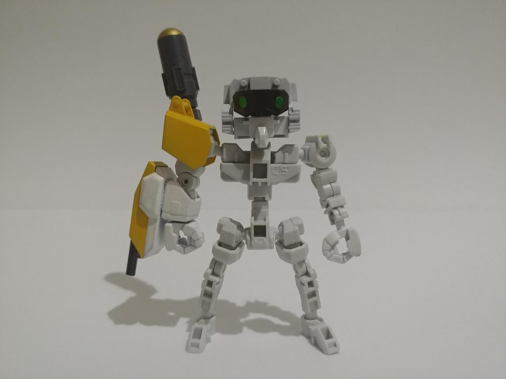 【右腕パーツ】：メダリボルバー単発式で、質量弾を発射する主要武器。装弾数はそこそこ。威力は高いが連射には向いていない。アニメ第一話では射撃タイプなのに右で殴るという暴挙に出ている。