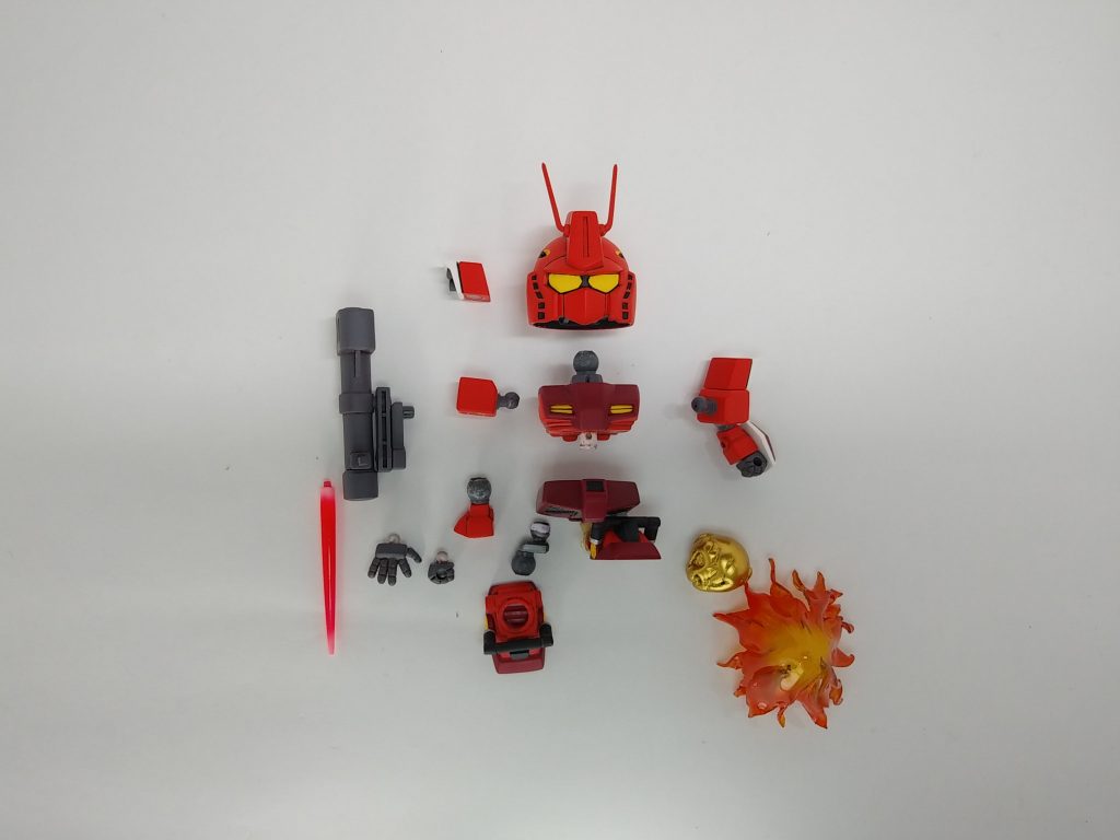 各部ジョイントは三国伝のポリキャップ等を仕込み体型を変更せずに可動範囲の向上を。腰と足首を繋ぐジョイントはプラ板で自作しました。開き手はプラ板とランナーで自作。