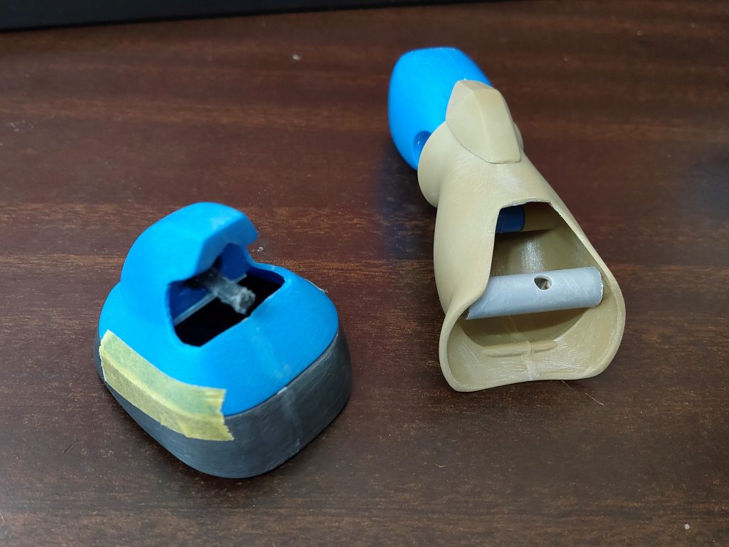 足首にもボールジョイントを追加しています。