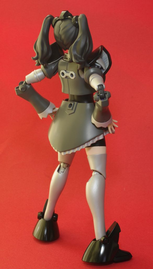 肩の関節は可動域を増やすため外側に移設しました。