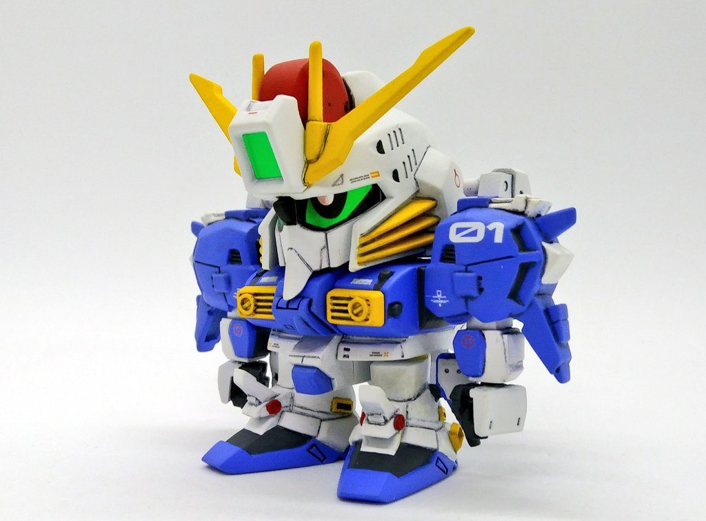 普通のSガンダムにもなれます。拳にあわせて脚を2.5mm延長しました。