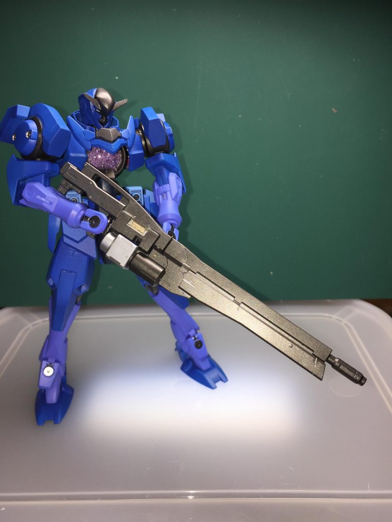 かくして、名称GN-X 3.9(スリーナイン)は期待されたスペックを満たし、その発展形であるGN-XⅣは次期主力MSへと相成った。無論、前の要求である「純粋種のイノベイター専用機」に関しては別機体を用意することになったのはいうまでもない。納期に間に合ったが、次のタスクをせっつかれて心休まる暇もなく次の工程に進むのであった。プレゼン担当者は復帰し、今は元気に働いている。