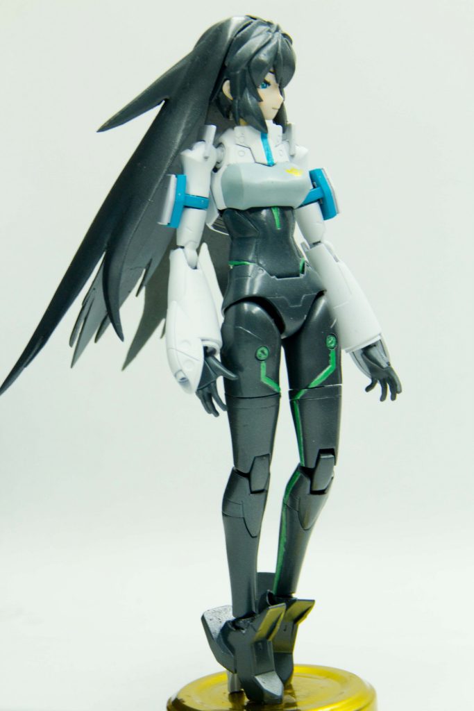 髪の毛はキットのままだとシルエットがイマイチだったのでプラ板とパテで新規に作りました胴も少し長いように感じたので1mmくらい短くしてます