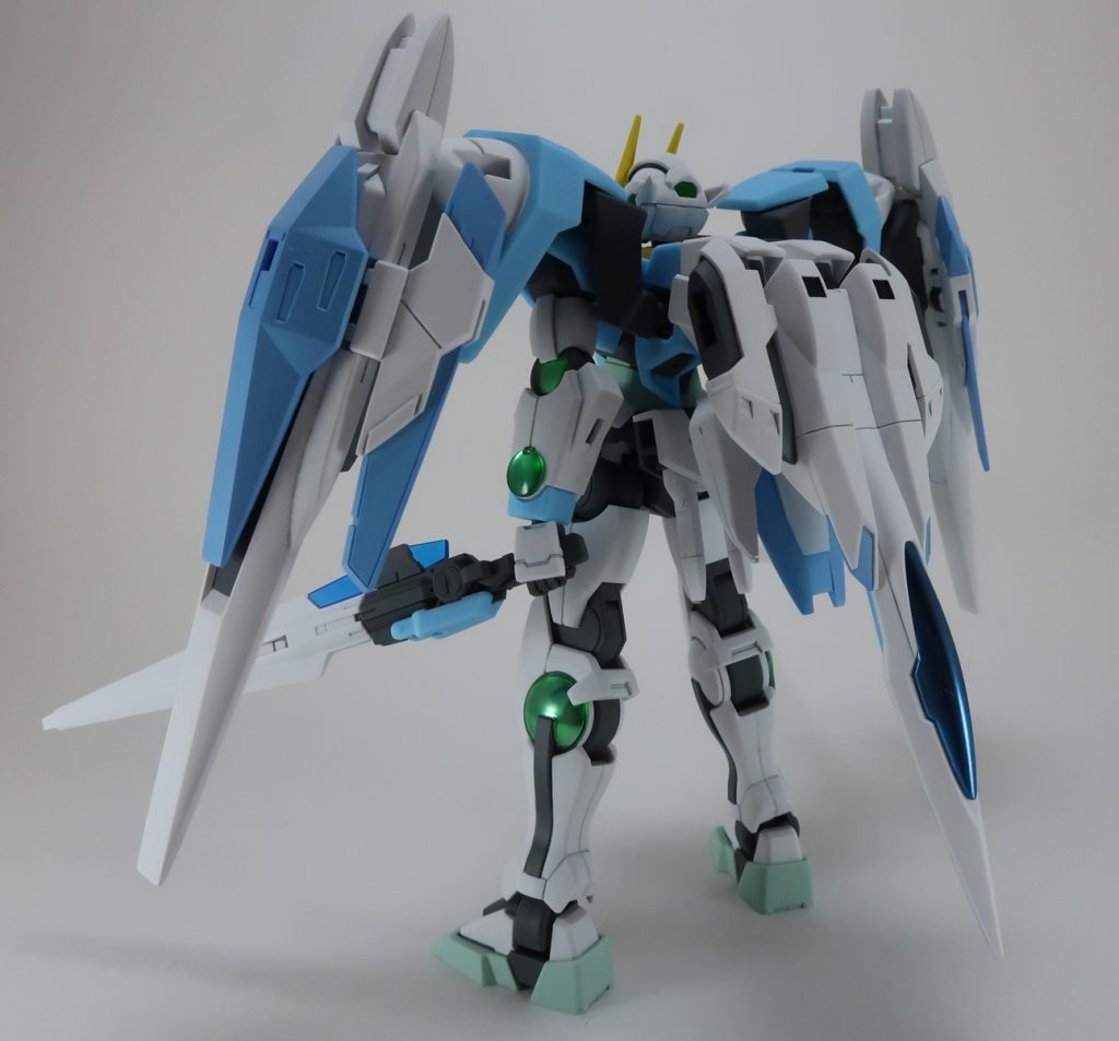 ダブルオーライザーは背面がカッコいいですね。