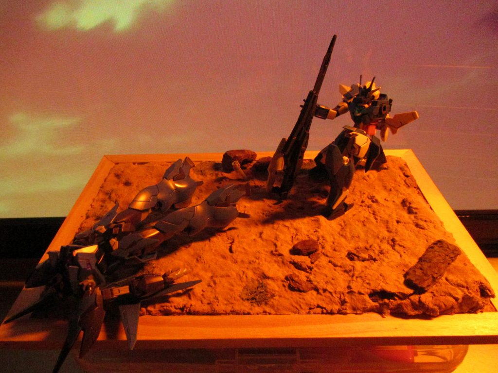 背景の夕焼け空は実際のリライズの画面です(笑)夕焼けはライトにカラーセロハンを貼って照らしたらいい感じになってくれました。(画像加工は無しです)