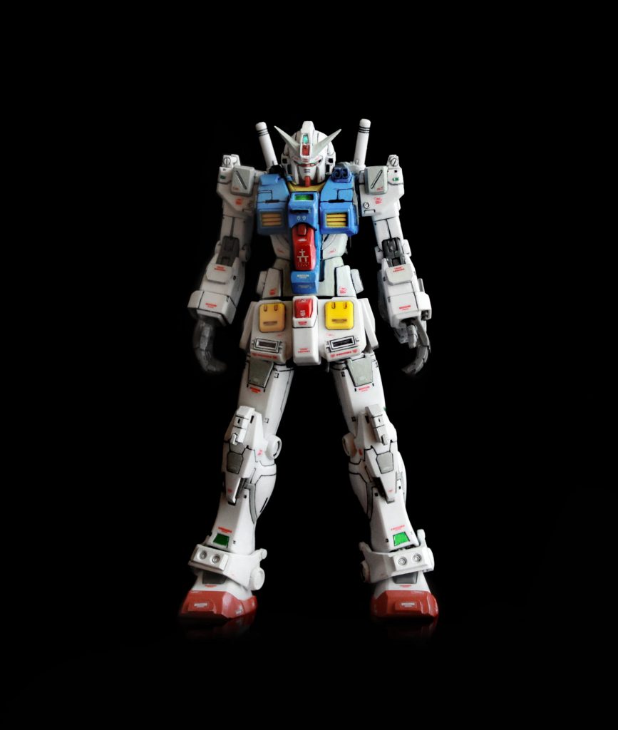 お顔もオリジンガンダムをベースにオリジナリティが出るように小改造。控えめながら、個性が出せたと思います。