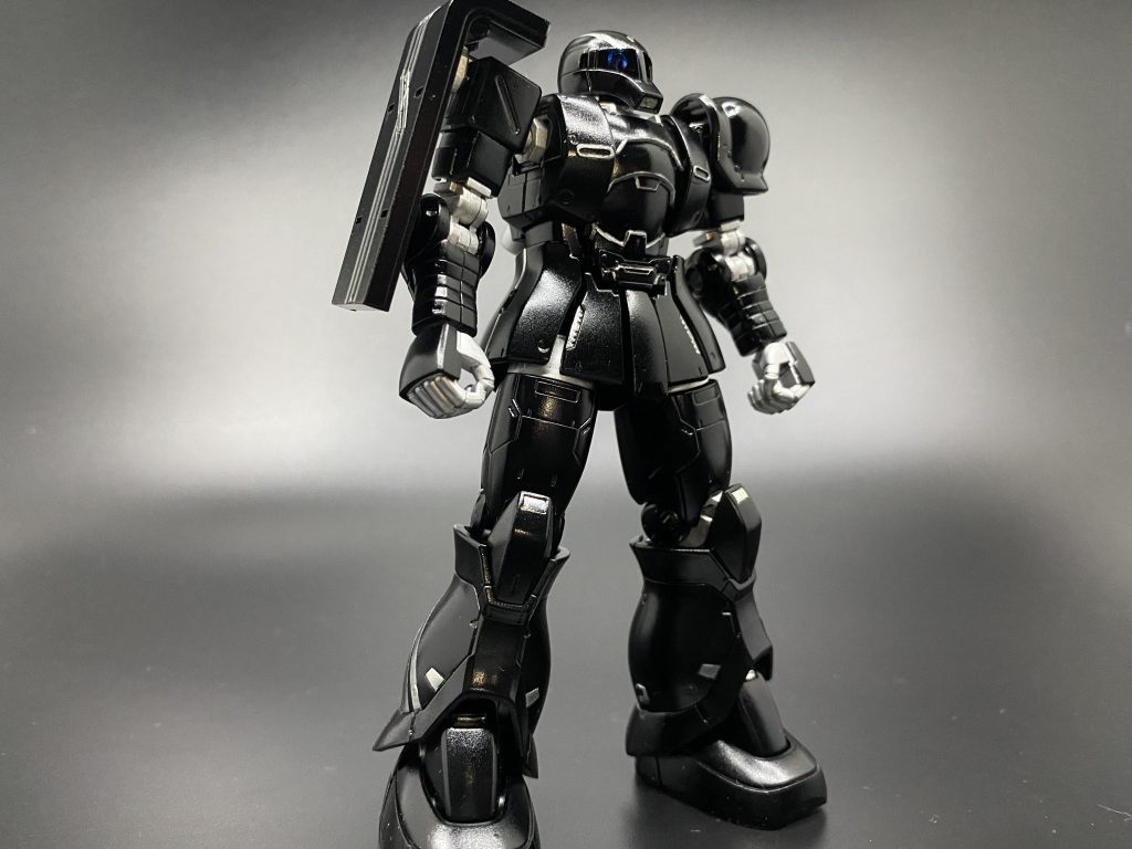 モノアイは深い青色に変更しています。もうちょい明るい青、水色とかでもよかったかもしれません。