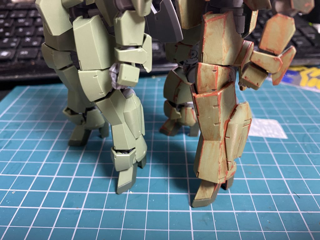 元のグレイズとの比較MGグレイズの脛を移植した足が気に入っています