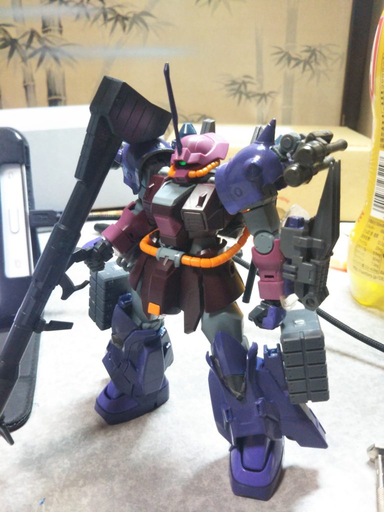 塗装前の写真です。イフリートシュナイド、グフR35、マラサイ、旧HGのブルーディスティニー、ゲルググJなどを使って制作しました。