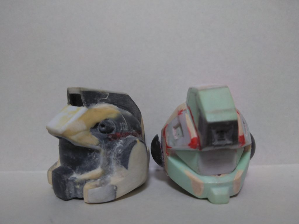 最初はジェガンから頭部を試しに作ってみたところからスタート。左側はネモをお試し。