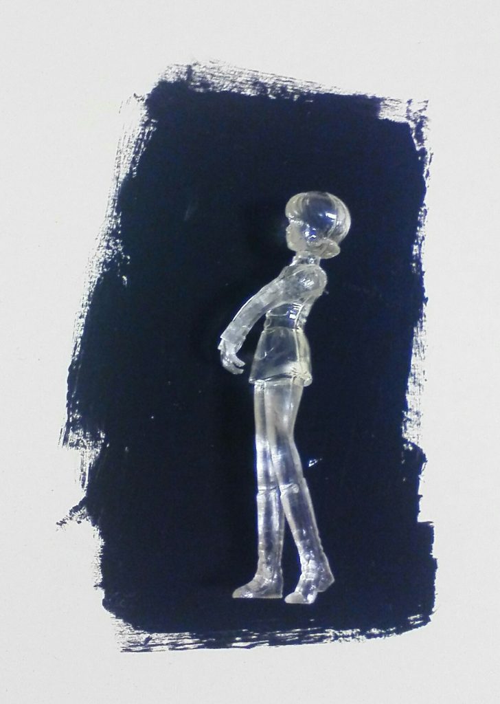 腕が変な角度に曲がっているのを、直す気がおきず・・・遊んじゃった(;'∀')