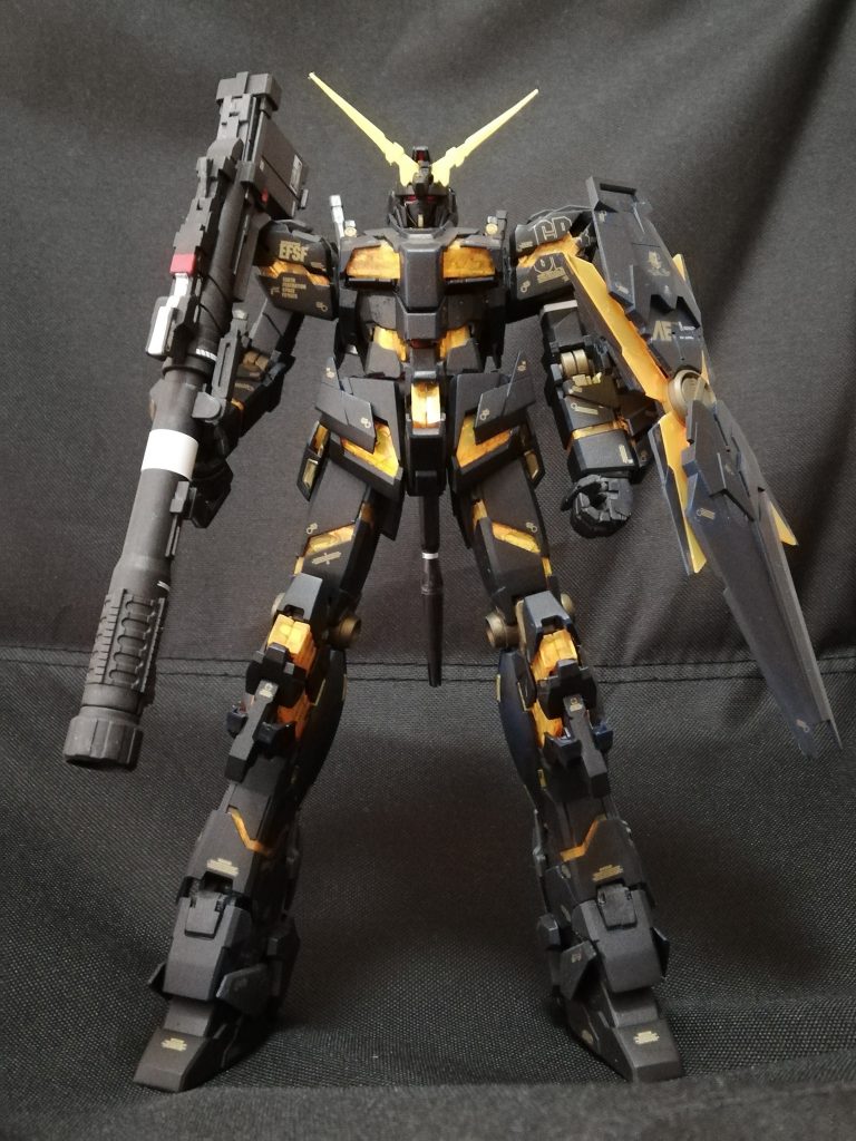 足が長い、長すぎなんで下から煽り撮り