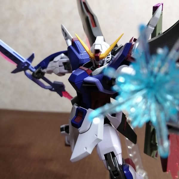 デスティニーガンダム