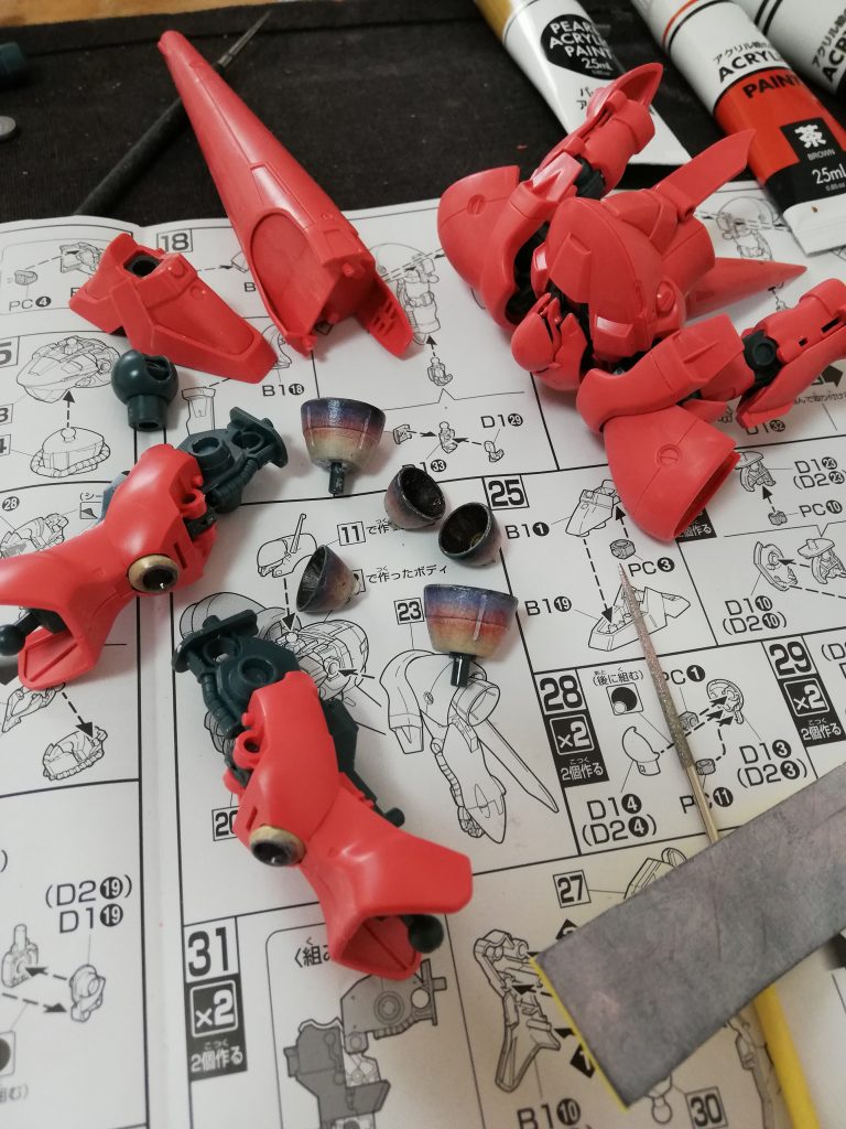 スゴい技巧は持ち合わせていないので、会わせ目消しとスラスター焼けを描いたくらいです