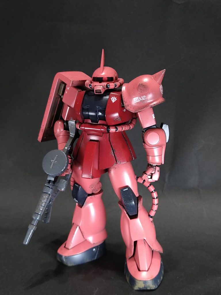 頭　形状丸く　モノアイスリット0.5mm狭くパイプの基部を新造。上腕を1mm長く。下腕をできるだけ小型化　手はMSハンドに交換スカート短く、股間は大型化。太ももを太く長く、スネ、膝を小さく、足の甲を細く修正（やり過ぎ）と内側に倒れるように可動に。パイプはプラパイプとビーズで。