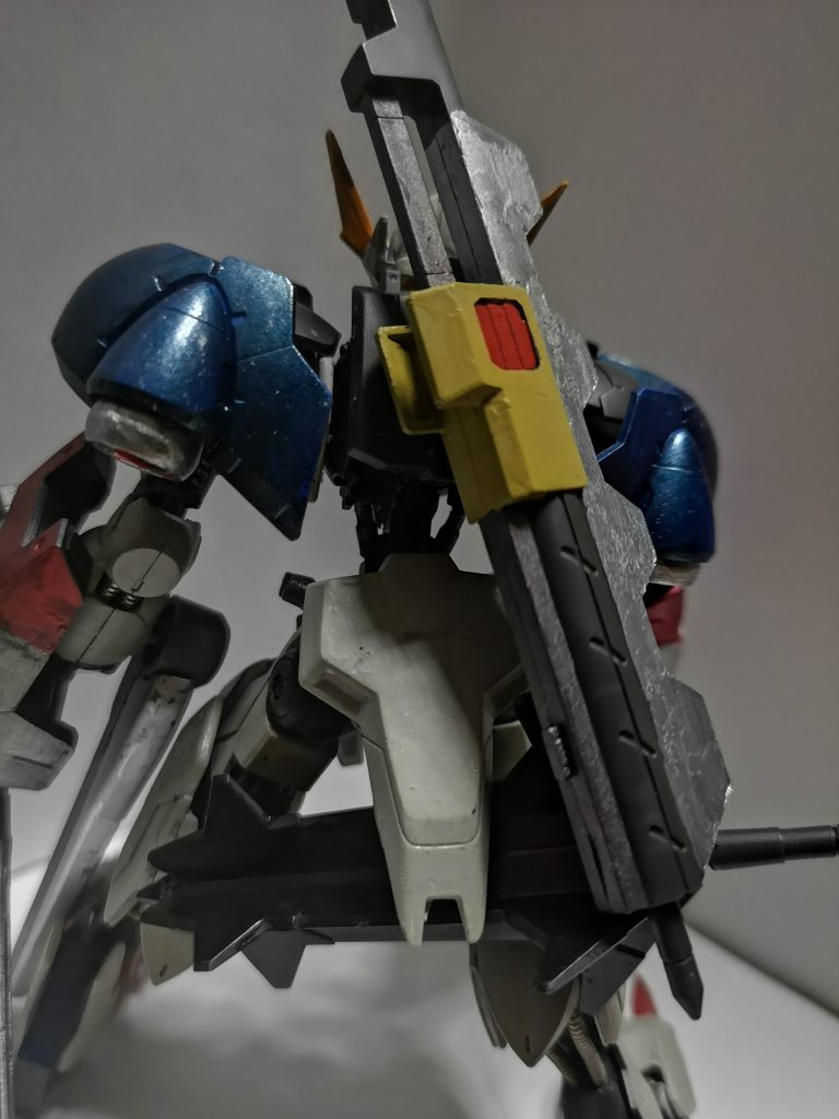 唯一の加工点としてバックパックと尻にネオジムを仕込みました。