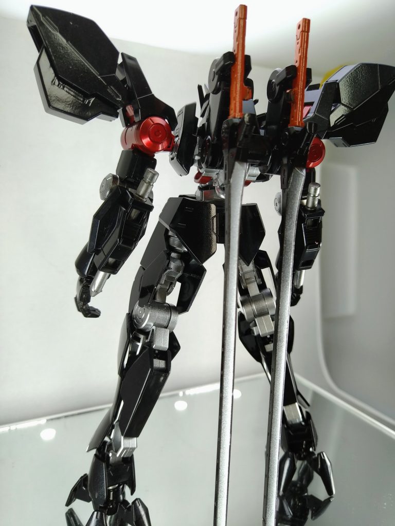 改修箇所頭部 センサーをクリアパーツ化武器類 コトブキヤのビーストマスターソードにアックスの引っ掛けを移植、合わせ目消し塗装レシピ クレオス(C)ガイアノーツ(G)黒 Ex-ブラック(G)+Ex-シルバー(G)極少量銀1 Ex-ブラック(G)→Ex-シルバー(G)銀2 Ex-ブラック→メッキシルバーNEXT(C)銀3 Ex-ブラック(G)→ステンレスシルバー(G)赤 Ex-ブラック(G)→メタルレッド(C)→プレミアレッド(G)橙 Ex-ホワイト→オレンジ(C)トップコート スーパークリアーⅢUVカット(C)→10000番で研ぎ出し→スーパークリアーⅢUVカット(C)