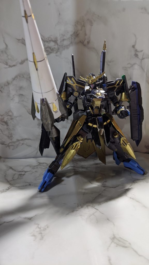 ゲイボルグ改回収前のキマリスが装備していたゲイボルグを改良した物で柄の伸縮機能が追加された事でより槍の形状に近くなった１５０ミリ機関砲内蔵で敵に当たると炸裂する使用になっている!　