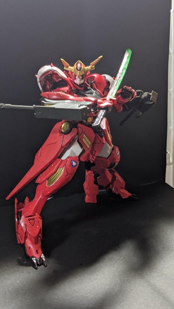 三日月(まだ来る！！いいさオルガが帰って来るまでここは守る！！