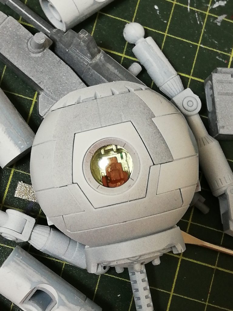 あまりにも無防備なコックピット、ガラス一枚って…　連邦驚異の安全性