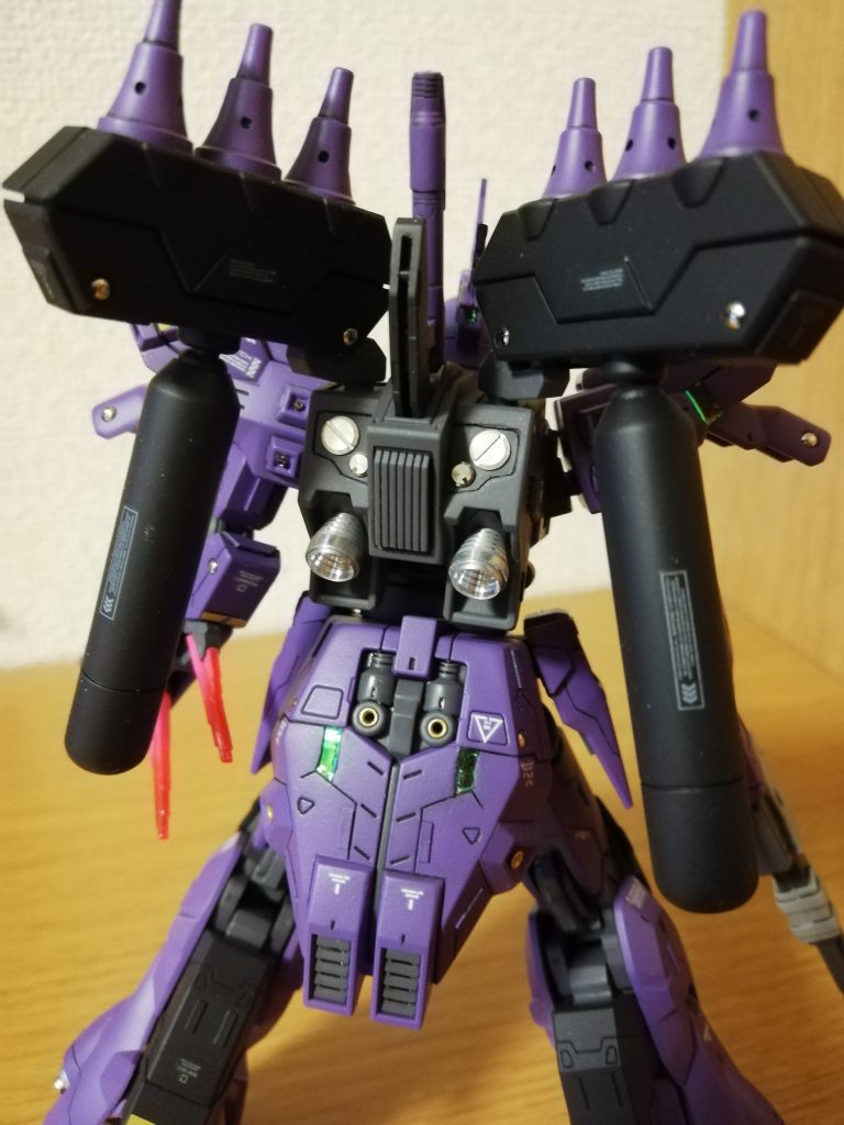 リア　アップやはりリアアーマーがカッコいいですサザビーもムーンガンダムも含め