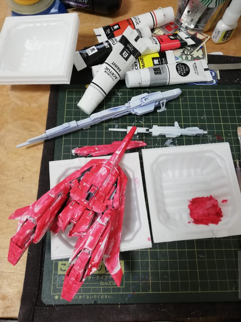 今回の反省点ですが、なぜか赤を先に入れた事です。隠蔽力の低い白がぜんぜん乗らない…