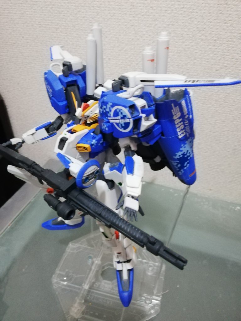 プロペラントタンクはダイソーの石粉ねんどからの削り出しで作りました。