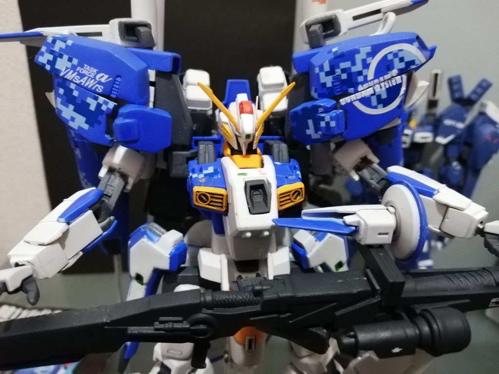 肩カバーはスライドギミック出来るようにしています。