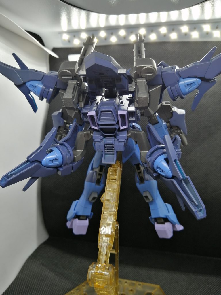 背面。ボリュームがヤバいです。