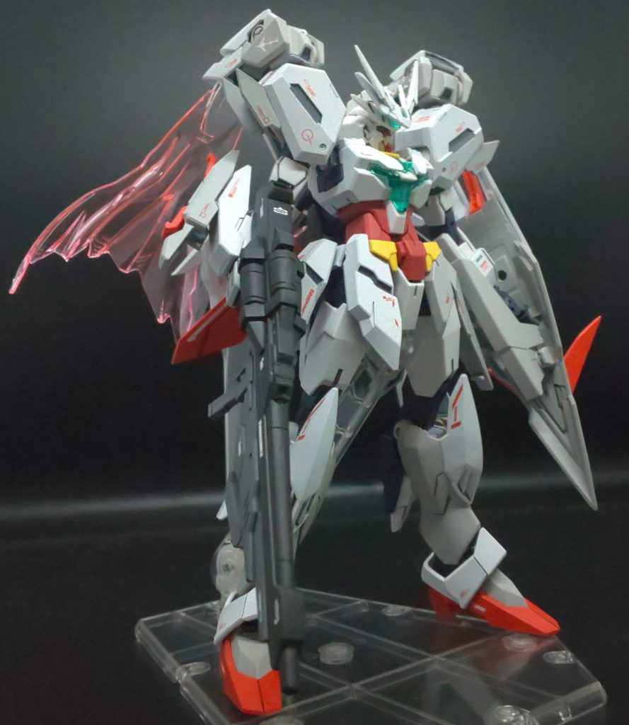 サジットガンダムは、signガンダムの中で最も高潔と言われ、悪の存在を決して許さぬ正義のガンプラです。接近戦から遠距離戦までこなすオールラウンダーです。バスターライフル『バビルザーグ』いかなる敵をも一矢で撃ち抜く必殺の弓矢『アル=ナスル』アル=ナスルの弦を象る双振りの刃『プリオール&ステリオル』を武器とします。