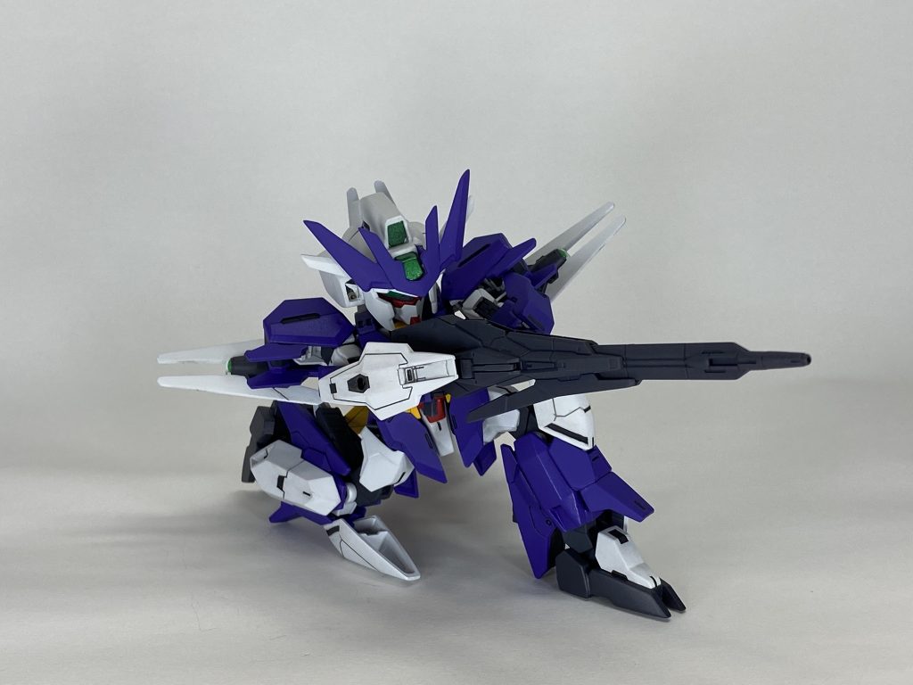 一応膝立ちも可能ですが、後ろのコアディフェンサーが干渉するのでそこまで綺麗にはできません。