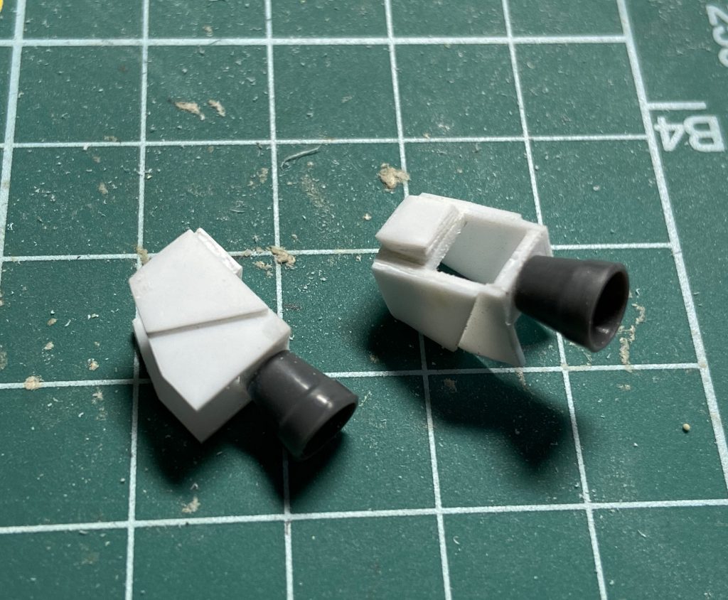 プラ板とバーニアパーツでブースター自作。