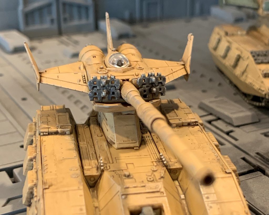 余剰の履帯部品を利用し、二次大戦時の各国戦車のように予備履帯を増加装甲運用してみました。