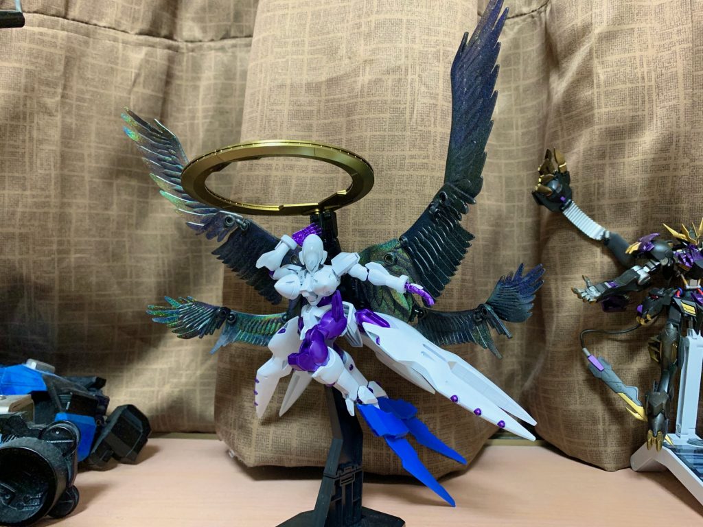 虹色の偏向塗料を使用したのですが…角度や光量で撮影が上手くいかず四苦八苦