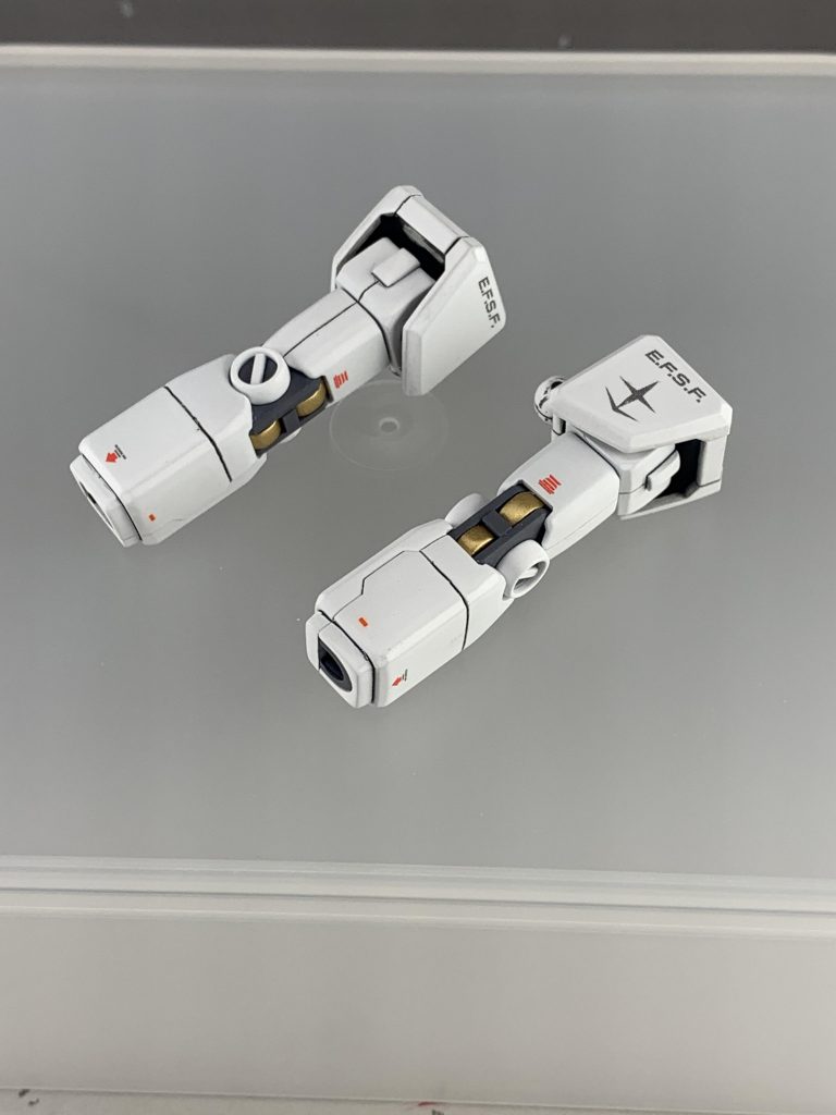 腕にもネオジム磁石を埋め込みました。接続の穴はなくなりました。見栄えアップです。