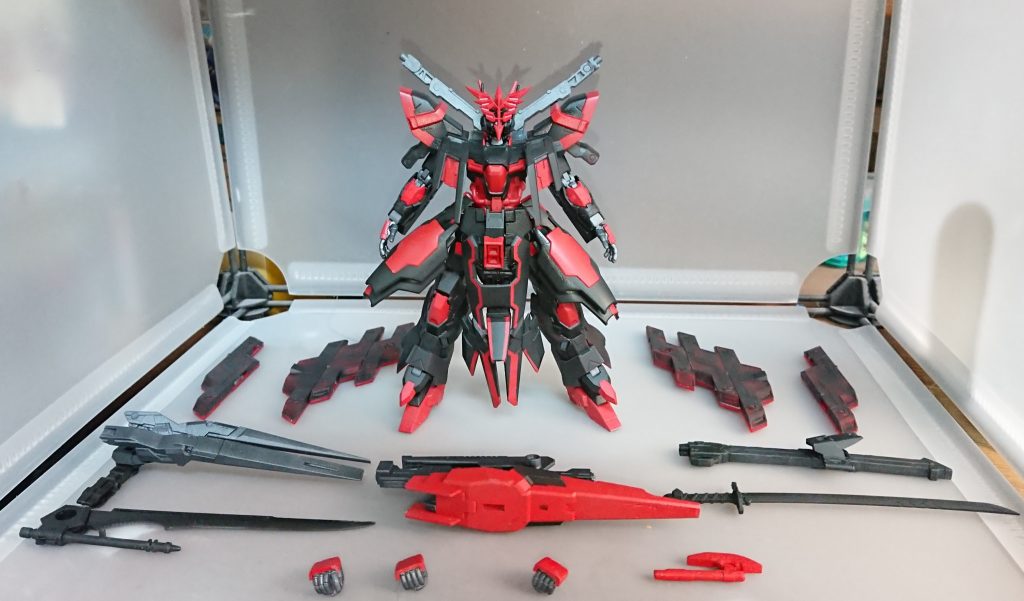 武器ファンネル(×2)ビームライフル(大と小)ビームトマーク(背中)月光刀(日本刀)黒刀(大剣)サイコプレート(×8)バタフライエッジ(×2)