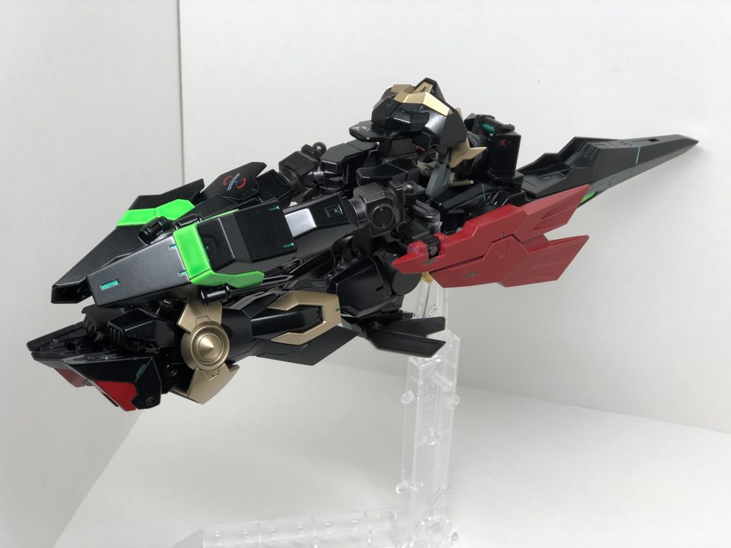 巡行形態です。イージスの変態変形機構は、ガンダム作品の中でtop3に入るぐらい好きです。