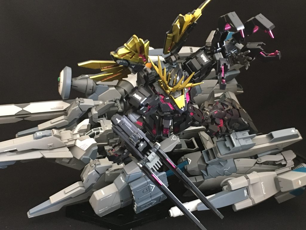 たとえ接近されても、取り回しの良いクローで敵機を一撃!