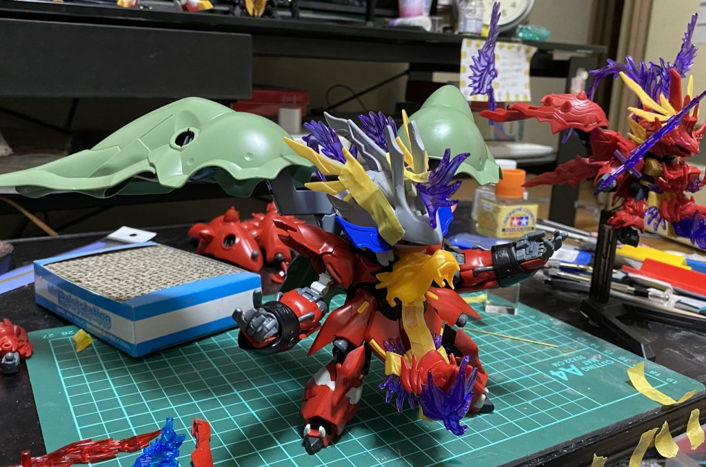 何度も繰り返し、イメージと形の表現を繰り返していくうちに・・・ミキシングしてそれぞれの従来のパーツ色が残ったこの状態もとても好きです。