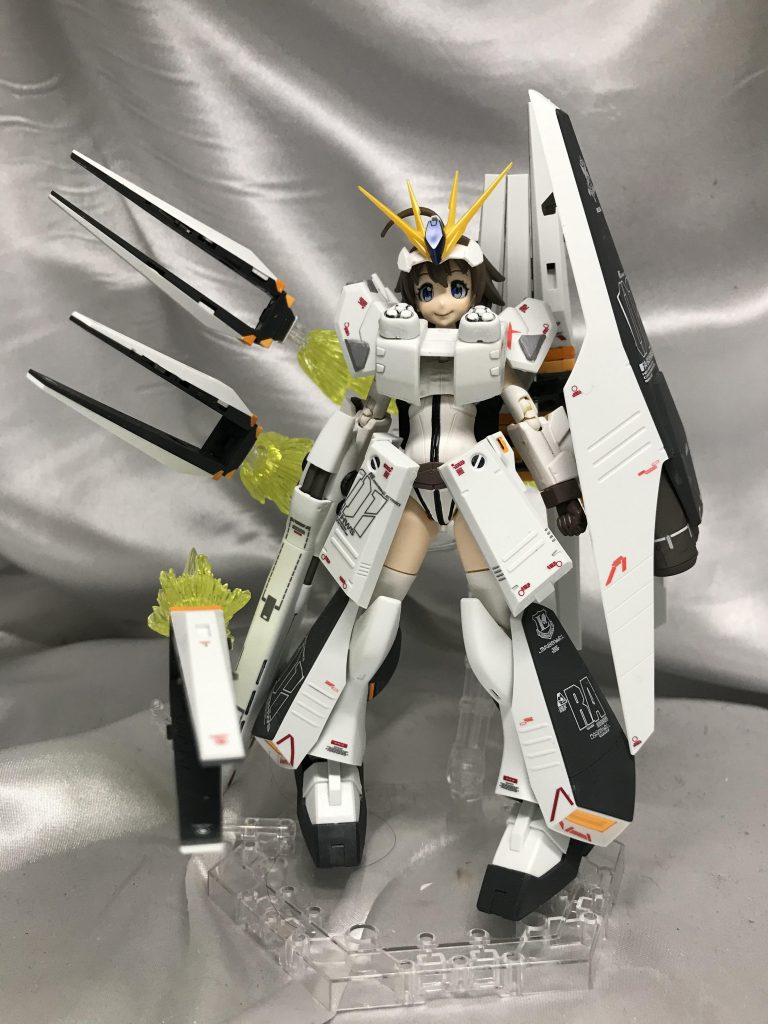 2020/9/24　Ver1.5に更新しました。主な変更箇所は胸部装甲。大きく張り出した胸こそHWSってことで、アーマーを追加しました。あとはジェットエフェクト出ファンネルを飛んでる感じでディスプレイできるようにしました。