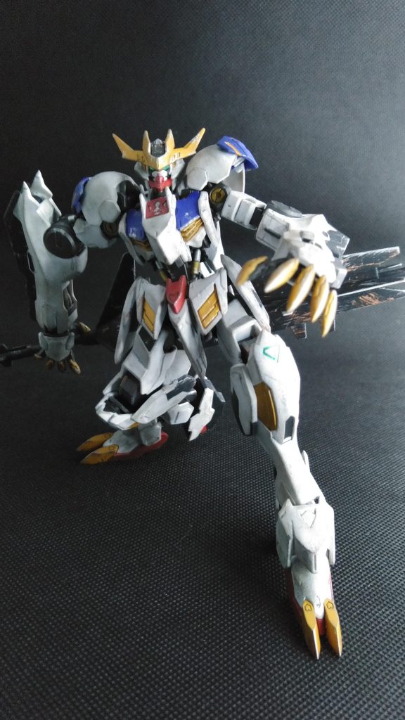 肉抜きを瞬接で埋め、両手両足の爪を特に鋭敏化。ブレードアンテナをもっと尖らせばよかった…