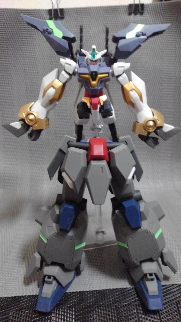 イージスナイトは両腕を外す以外は普通に合体