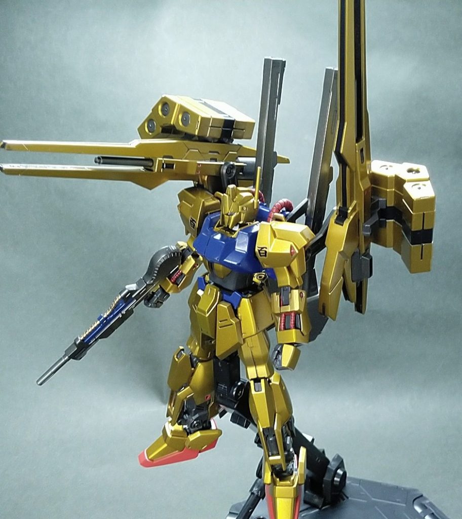 ビーム兵器として、ランサーをパイプに変更してます。