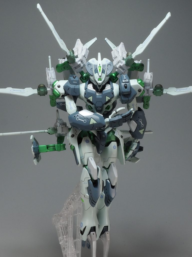 「ご機嫌よう。諸君…」脳内設定ではパイロットは「執行者」とかゆう肩書きのロン毛メガネで、高圧的、慇懃無礼な典型的、中ボスキャラをイメージしてます。(ラスボスでは?)エレガント的挑発ポーズからの~