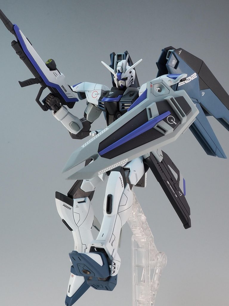 赤服「スゴいパワーと機動性だ！一般兵ではとても戦闘機動は行えまい…しかしエリートの俺なら！」士官「それでは､ハイマットモードに移行しろ！」赤服（!?何､まだ機動力が上がるのか！）