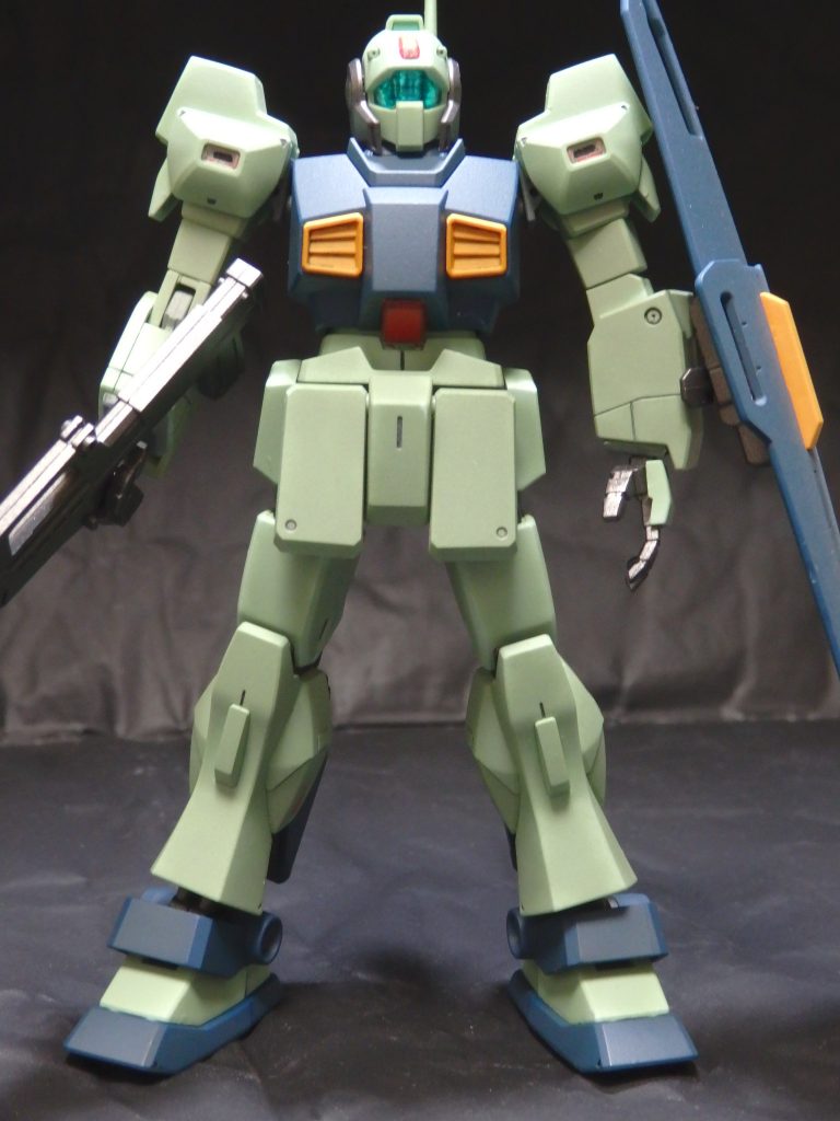 エアブラシ塗装のスキル向上の為、『パチ組み全塗装』で制作ピッチを上げる作戦継続中です。今回はアンテナシャープ化すらやっていませんので、完全パチ組みです。