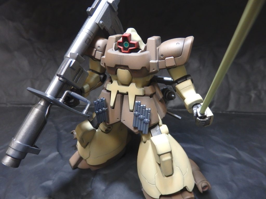 下地塗装ベース・グレーのようなもの：Mr.カラーのミッドナイトブルー + ブラック + レッド + ホワイトグラデーション塗装部分薄いブラウン：Mrカラーのタン + GXクリアブラウン +蛍光イエロー濃いブラウン：Mrカラーのウッドブラウン + GXクリアブラウン +蛍光イエロー通常の塗装部分黒：ガイアカラーのスターブライトアイアン