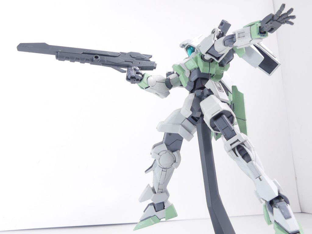 スタービームライフルを攻撃形態に･･･これで「武器の入った」ＨＧＢＣはコンプリート。あとはネプテイトウェポンズ以降の新作武装キットやシステムウェポンキットのレビューを待つばかりです。ネプテイトウェポンズは次回。 